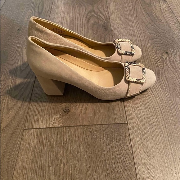 Brand new Beige Heels - Picture 3 of 4